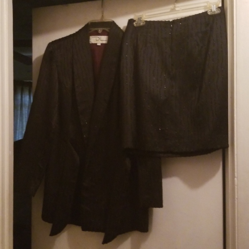 Skirt sequin suit